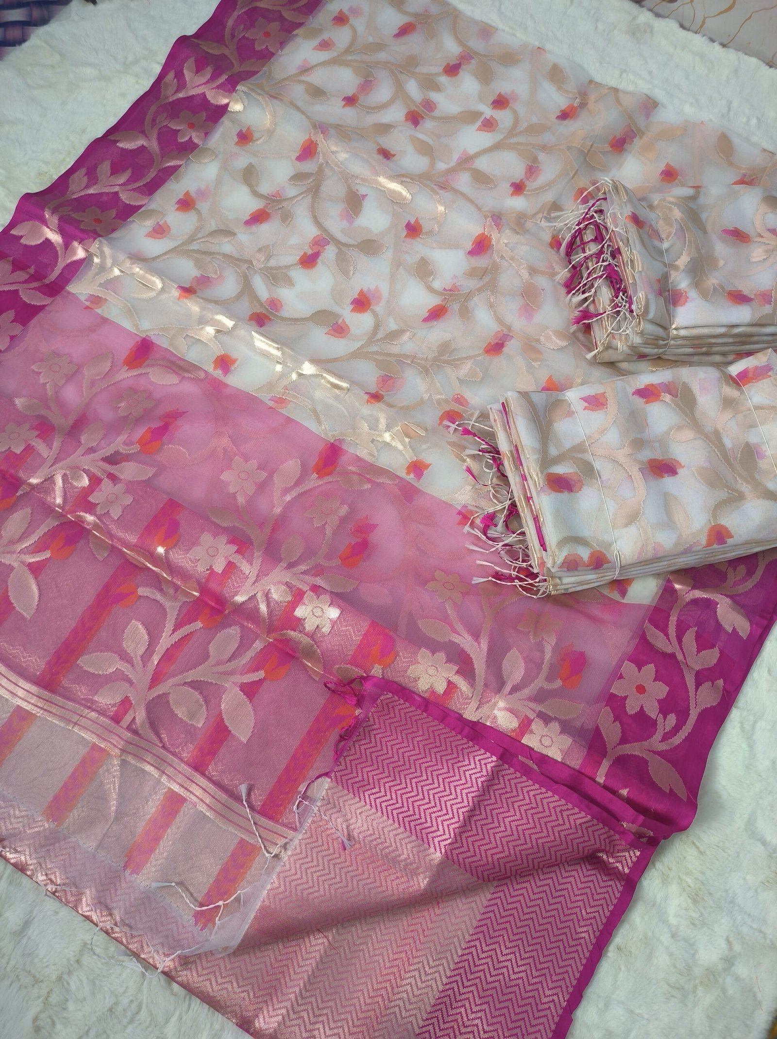 IMG_20260708_151251 HMZPremium Banarasi Kora Silk Saree with Meenakari & Contrast Rani Border - Image 5